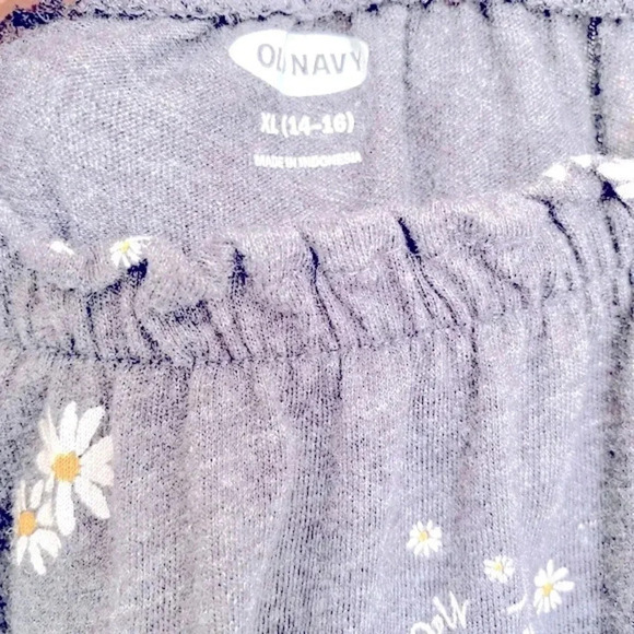 Old Navy Girl’s Size 12 Charcoal Gray Daisy Romper - Picture 7 of 8